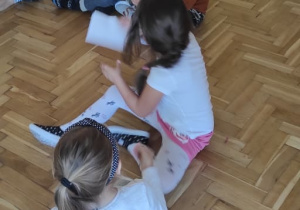 Słoneczka przekazują sobie wiadomość.