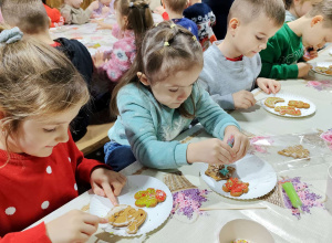 Mikołajkowe wycieczki do Krainy Świętego Mikołaja oraz "Markowej Krainy"