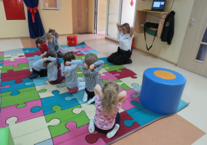 Motylki uczą się jak należy się zachować podczas spotkania z obcymi.