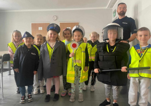 Słoneczka z wizytą w komendzie policji