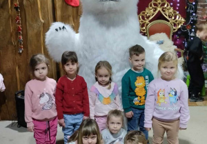 Motylki i biały miś