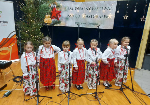 Zespół Topolanie zaśpiewał ,,Pastorałkę od serca do ucha"