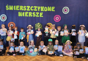 Uczestnicy eliminacji do konkursu "Świerszczykowe wiersze"