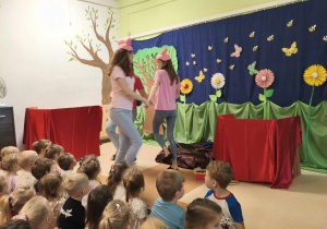 Zabawa trzech świnek