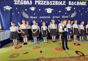 Występ Słoneczek z okazji Zakończenia Przedszkola
