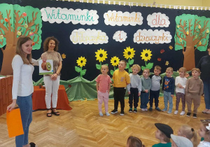 Grupa Motylków w warzywno-owocowych zagadkach