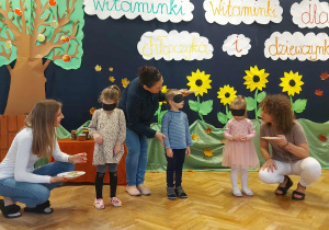 Krasnale rozpoznają owoce po ich smaku