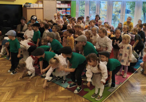 Owocowa wyprawa-zabawa muzyczno-ruchowa