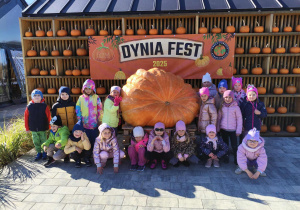 Słoneczka na dyniowej farmie