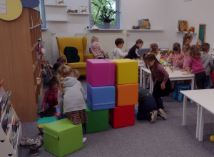 Wycieczka Misiów i Motylków do Miejskiej i Powiatowej Biblioteki Publicznej w Bełchatowie