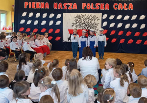 Smerfy podczas występu z okazji Dnia Niepodległości