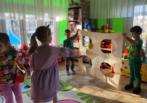 Biedronki ćwiczą rzut do celu