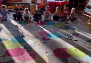 Motylki w wyścigu guzików