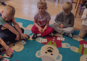 Misie grają w "Ja mam.., kto ma.."