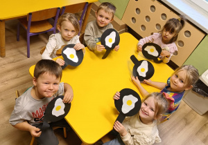 Motylki wykonały pracę plastyczną