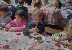 Ozdabianie pierników - Misie