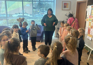 Biblioteczne spotkanie Smerfów