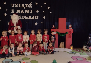 Krasnale z Mikołajem