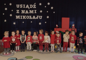 Krasnale zaśpiewały dla Mikołaja