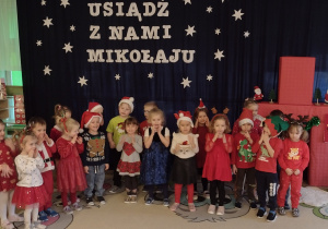 Misie śpiewają dla Mikołaja