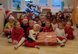 Misie z grupowymi prezentami