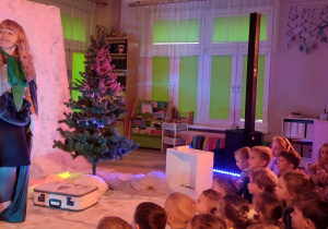 Dzieci poznają myszkę Tup Tup