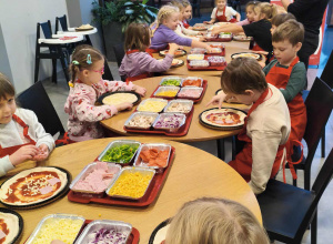 Warsztaty mikołajkowe Słoneczek w pizzerii