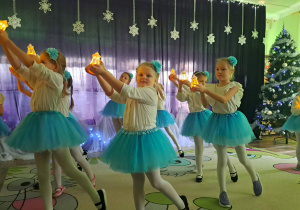 Słoneczka w tańcu z lampionami