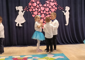 Motylki w tańcu dla babci i dziadka