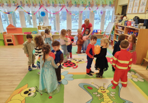 Karnawałowe zadanie Krasnali