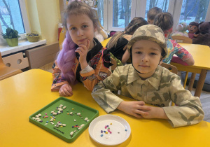 Karnawałowe zadanie Smerfów