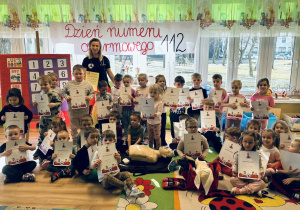 Maluchy z dyplomami małych ratowników