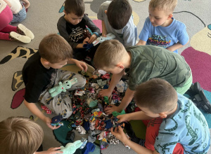 Warsztaty techniczne w grupie Misiów i Smerfów