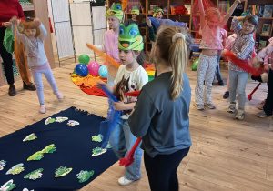 Słoneczka na zajęciach bibliotecznych