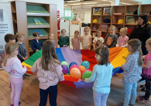 Zabawa z chustą animacyjną