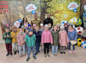 Smerfy z wizytą na Komendzie Powiatowej Państwowej Straży Pożarnej w Bełchatowie