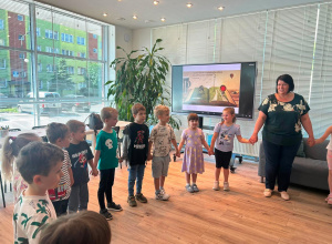 Biedronki z wizytą w Miejskiej i Powiatowej Bibliotece Publicznej w Bełchatowie