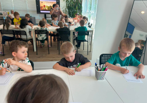 Biedronki projektują własne okładki książek
