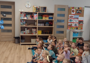 Specjalna szczoteczka potrzebna do zdejmowania odcisków