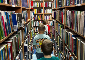 Zwiedzanie biblioteki